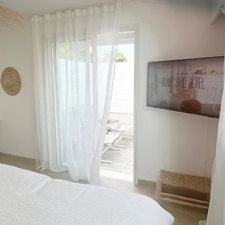 Blanc Sable Hotel 3*