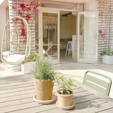 Blanc Sable Hotel 3*